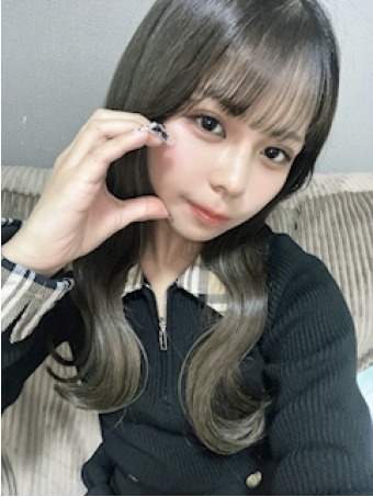 あや(20)